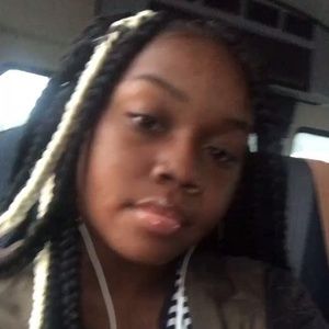 Meet your Posher, Näeë